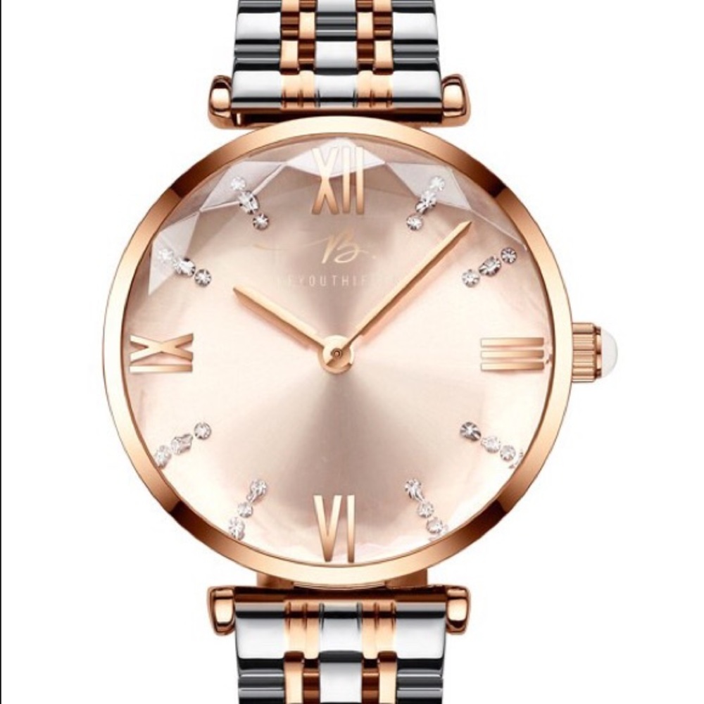 Quartz Watch in Rose Gold - Picture 3 of 16